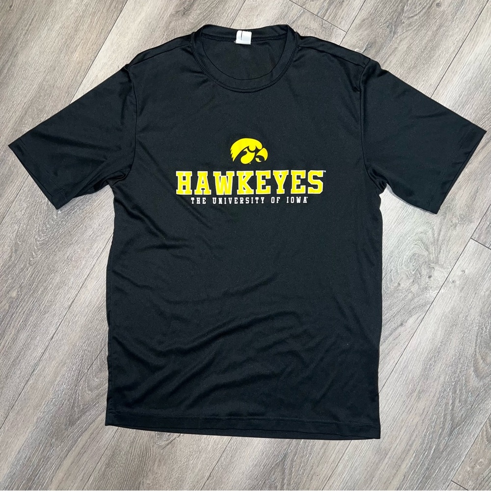 University Of Iowa Hawkeyes Black T-Shirt Sport Tek Size Small